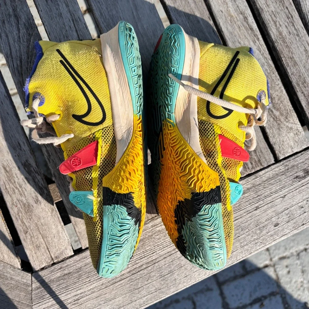 Streetwear Basketball Sneakers Nike Kyrie 7 1 World 1 People 4.5Y Yellow Mesh